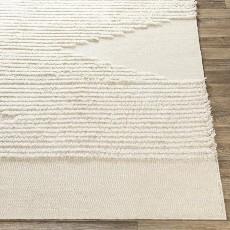 Livabliss Casual Apache Graphic Area Rug
