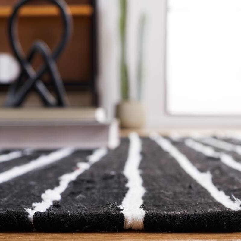 SAFAVIEH Handmade Striped Kilim Teika Transitional Rug