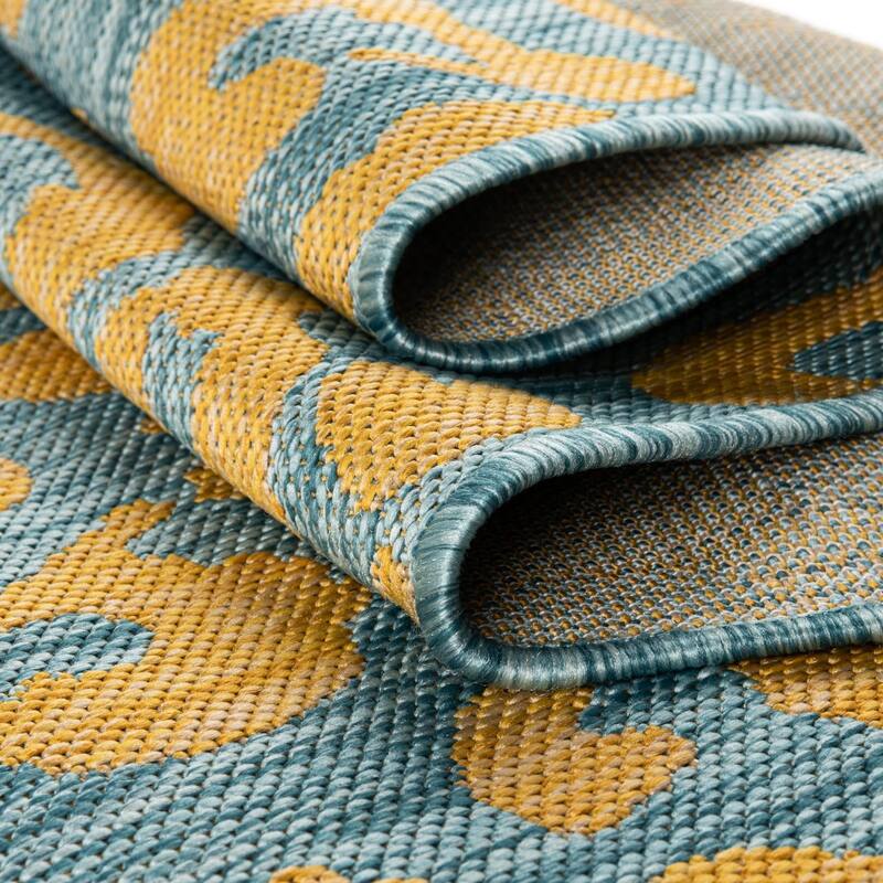Outdoor Gallery Collection Area Rug