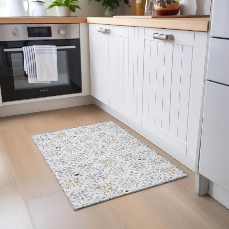 Machine Washable Indoor/ Outdoor Chantille Traditional Medallion Rug