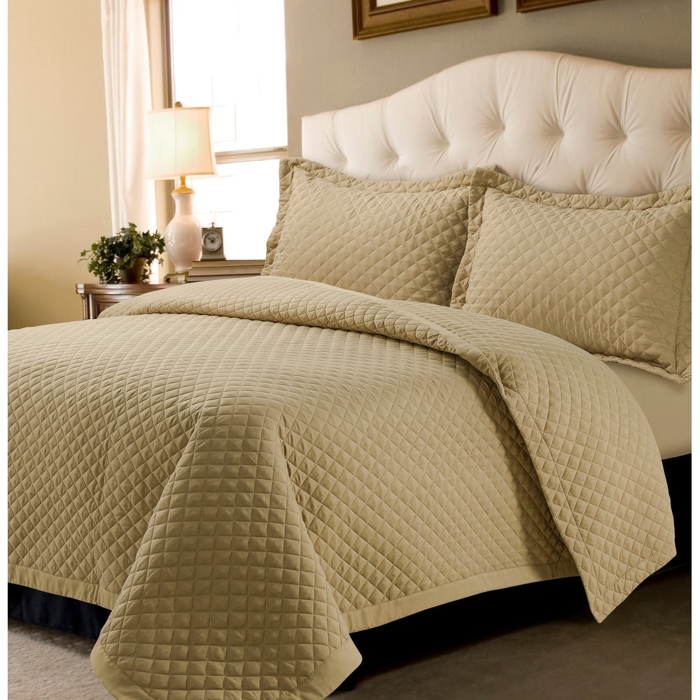 Brisbane Solid Oversized Quilt Set