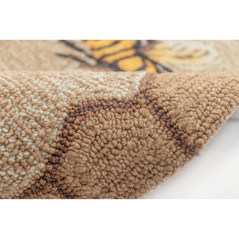 Liora Manne Frontporch Honeycomb Bee Indoor/Outdoor Rug