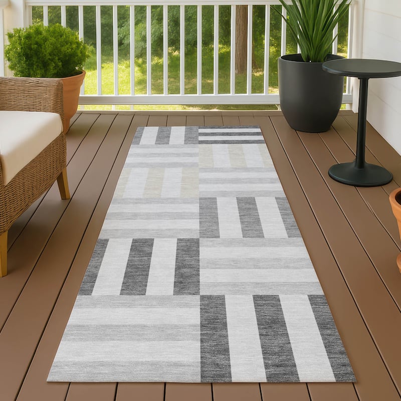 Machine Washable Indoor/ Outdoor Modern Hatch Chantille Rug - Gray - 2'3" x 7'6"