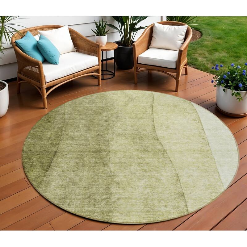 HomeRoots Ombre Transitional Rectangle Outdoor Rug - 8' Round