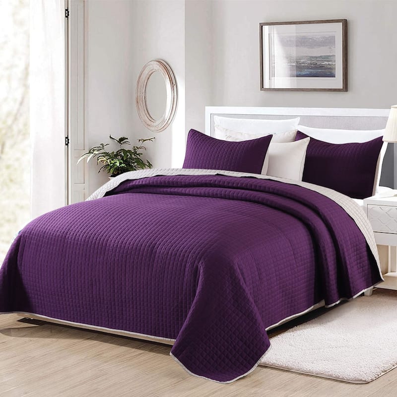 Reversible Luxury Pinsonic Solid Quilt Set Including Shams