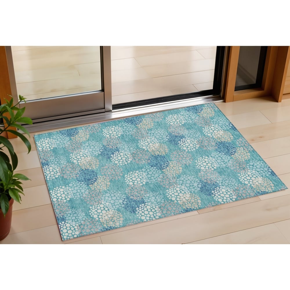 HomeRoots Polka Dot Transitional Rectangle Outdoor Rug