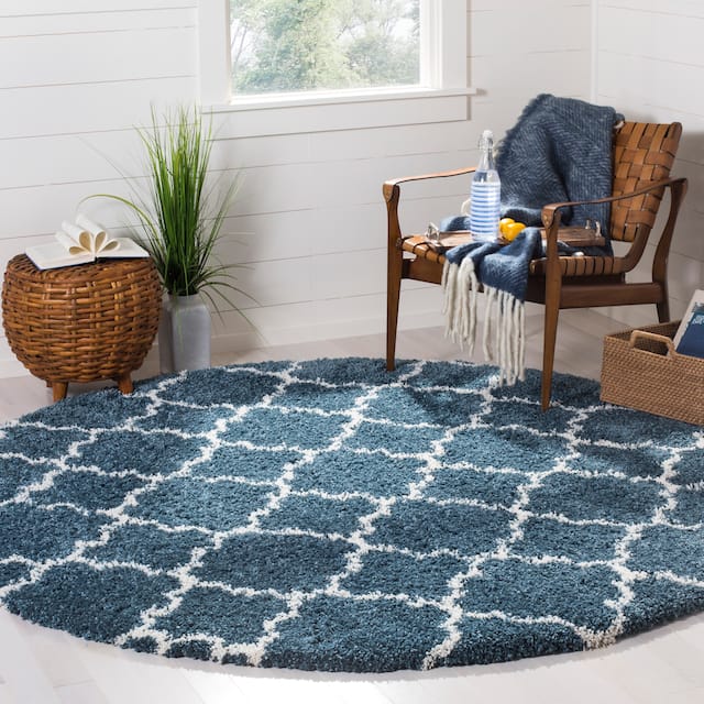 SAFAVIEH Hudson Shag Vitchka Glam Trellis 2-inch Area Rug - 5' x 5' Round - Slate Blue/Ivory