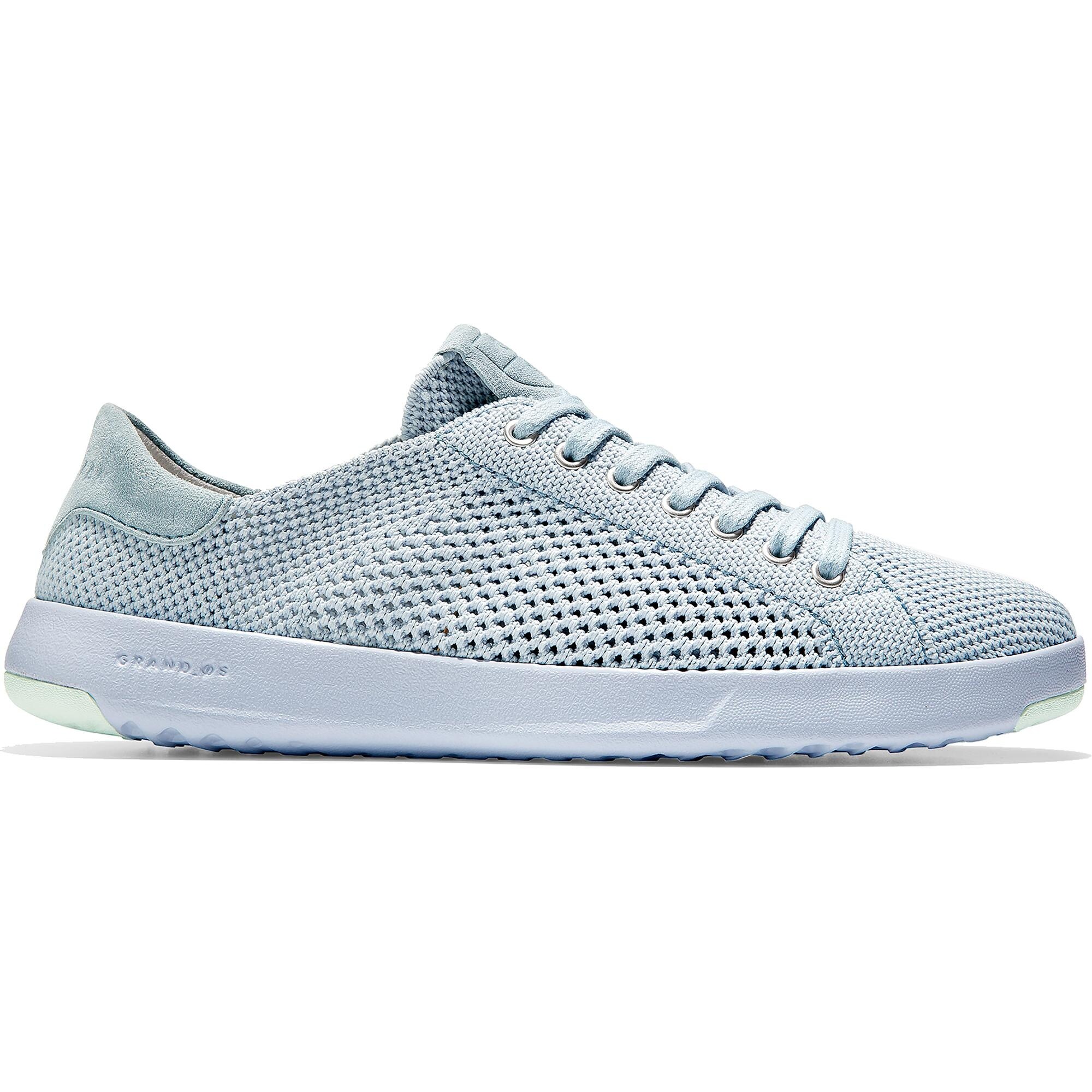 lightweight tennis shoes womens