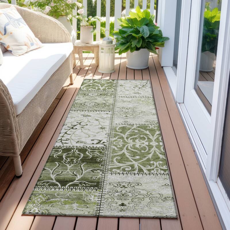 Machine Washable Indoor/ Outdoor Traditional Patchwork Chantille Rug