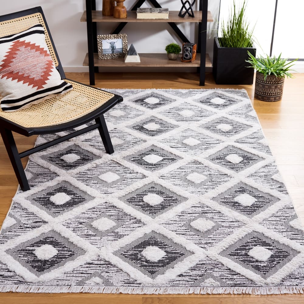 SAFAVIEH Augustine Eloina Trellis Fringe Rug