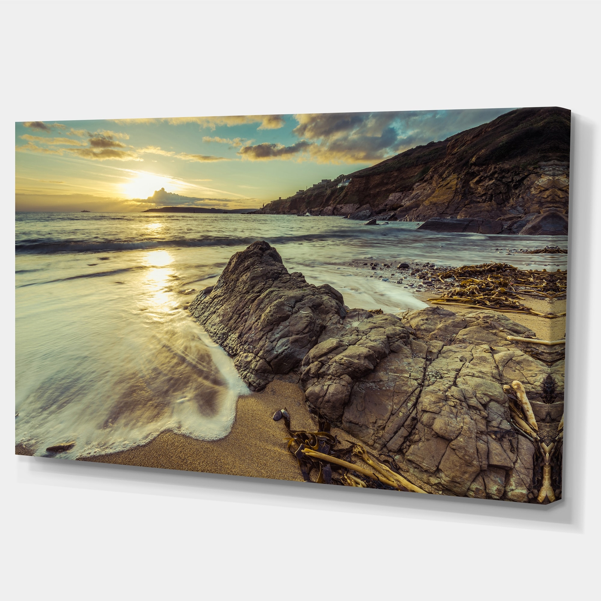 Designart Sunset at Beach Vintage Style Modern Seascape Canvas Artwork -  Bed Bath & Beyond - 32943172