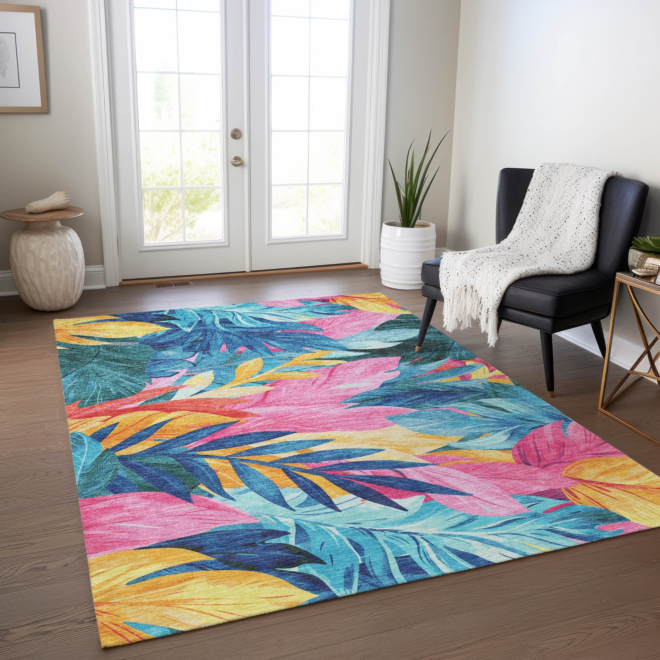 Machine Washable Indoor/ Outdoor Tropical Floral Chantille Rug