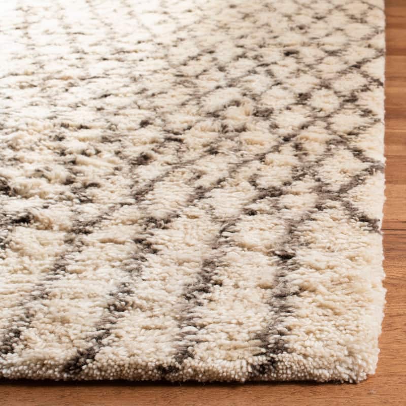 SAFAVIEH Handmade Casablanca Shag Elsebet Tribal Wool Rug