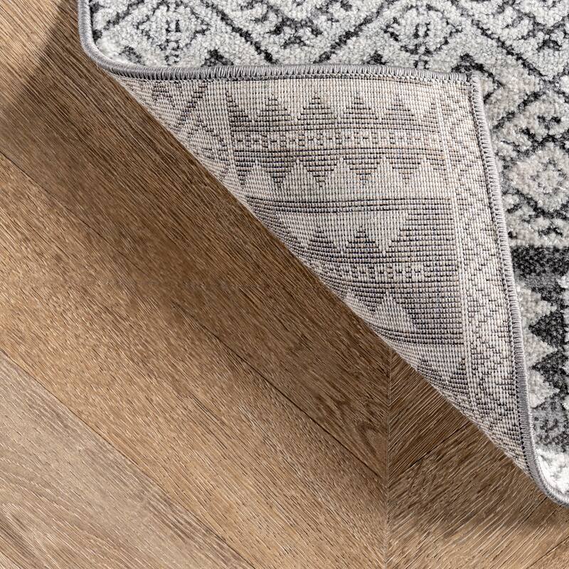 Nuloom Mabe Geometric Aztec Area Rug