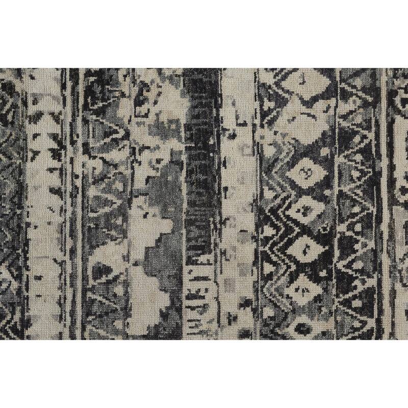Scottsdale Luxe Hand Knot Accent Rug, Charcoal Gray/Light Beige