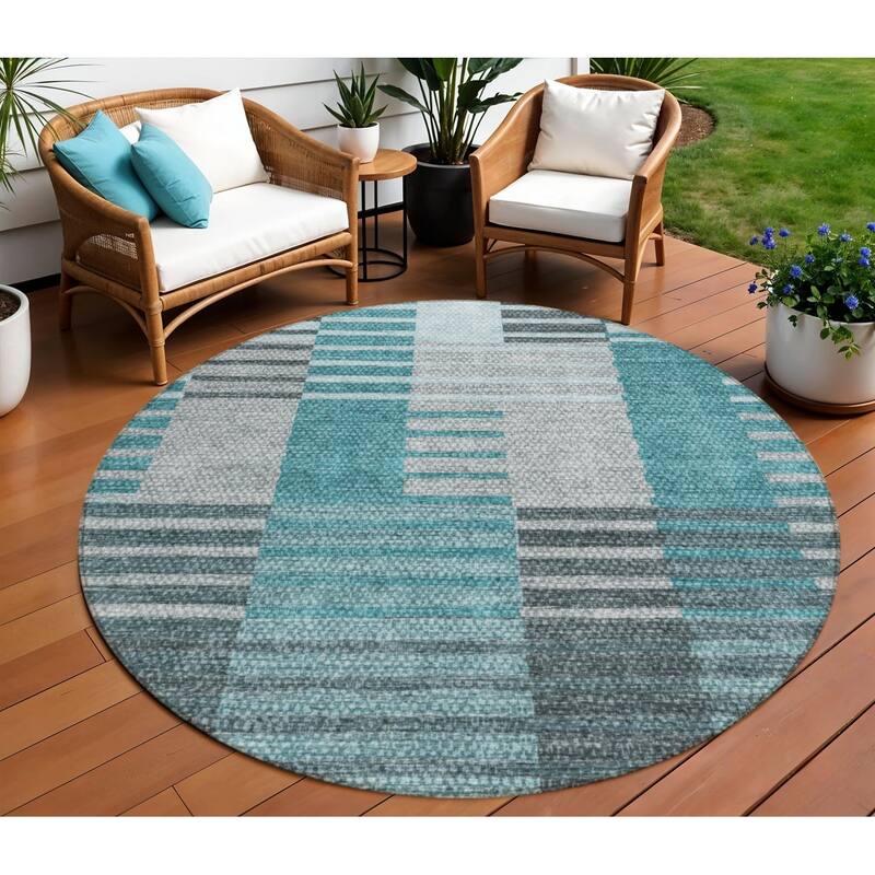 HomeRoots Striped Transitional Rectangle Outdoor Rug - 8' Round
