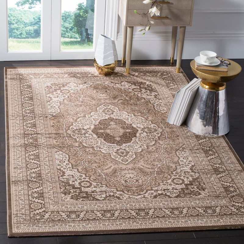 SAFAVIEH Vintage Distressed Boho Guna Oriental Rug - 4' x 5'7" - Beige/Light Brown