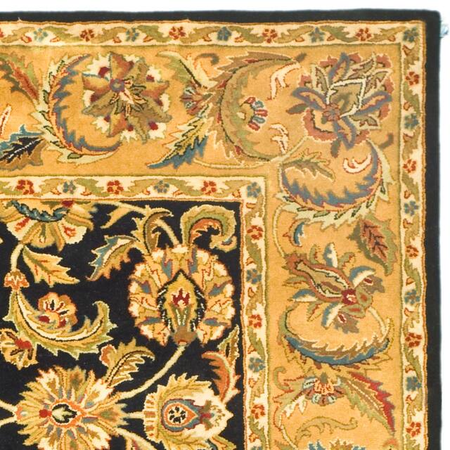 SAFAVIEH Handmade Classic Clotilda Traditional Oriental Wool Rug