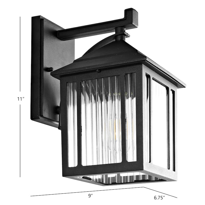 SAFAVIEH Siever Outdoor Wall Lantern - 6.8" W x 9" D x 11" H - 7Wx9Dx11H