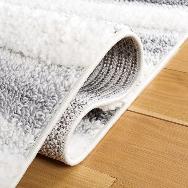 SAFAVIEH, Moroccan Tassel Shag Eathel 2-inch Thick Rug
