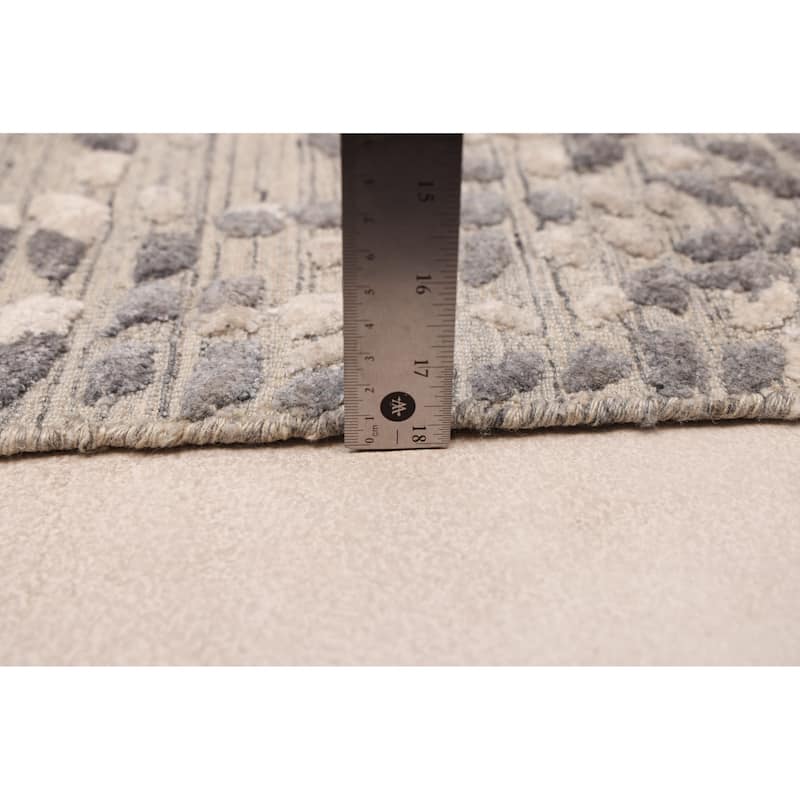 ECARPETGALLERY Hand-knotted Tangier Light Grey Wool Rug - 5'7 x 8'6