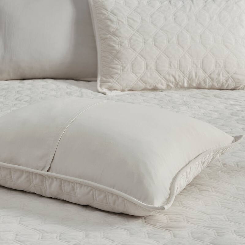 Madison Park Emery 3 Piece Velvet Quilt Set