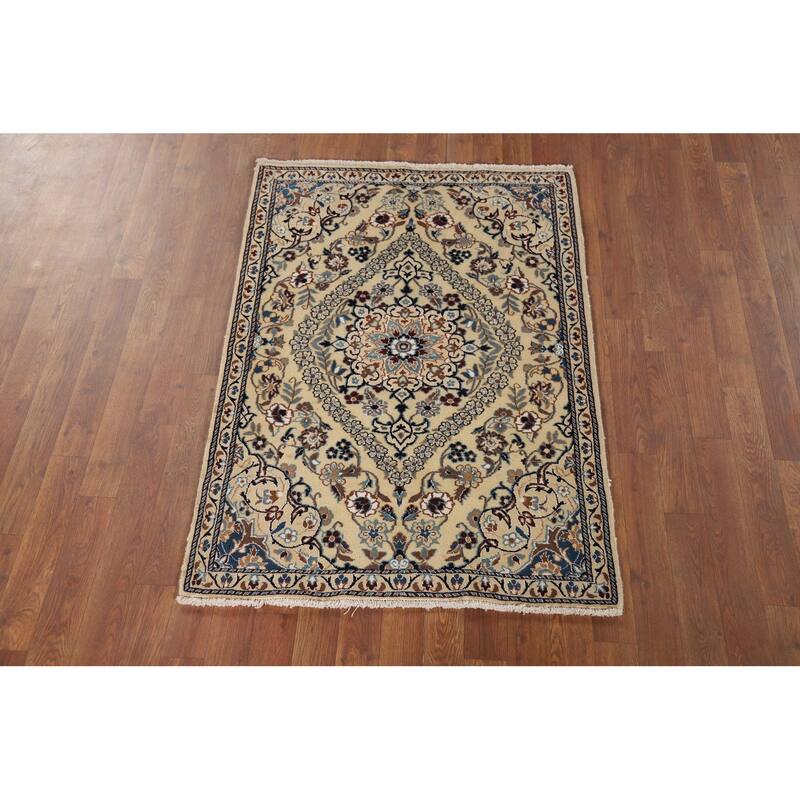 Traditional Floral Nain Foyer Rug Hand-Knotted Wool Carpet - 2'11" x 4'4"