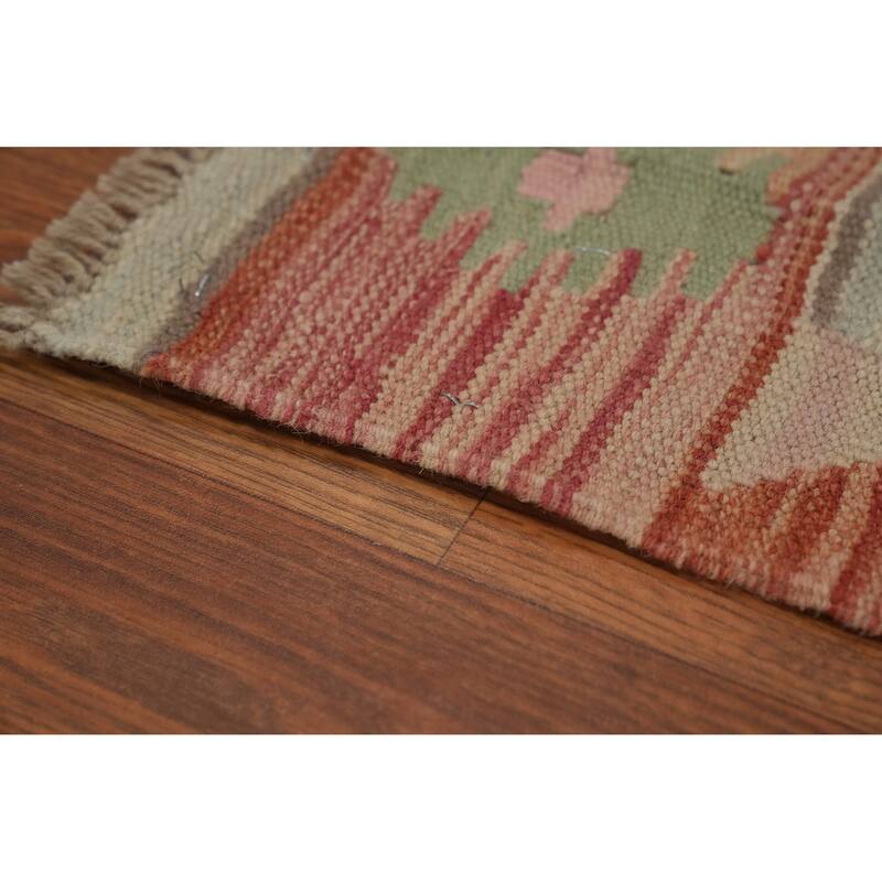 Hand Woven Southwestern Wool Multi-Colored Geometric Area Rug - 6' 0'' X 4' 2''