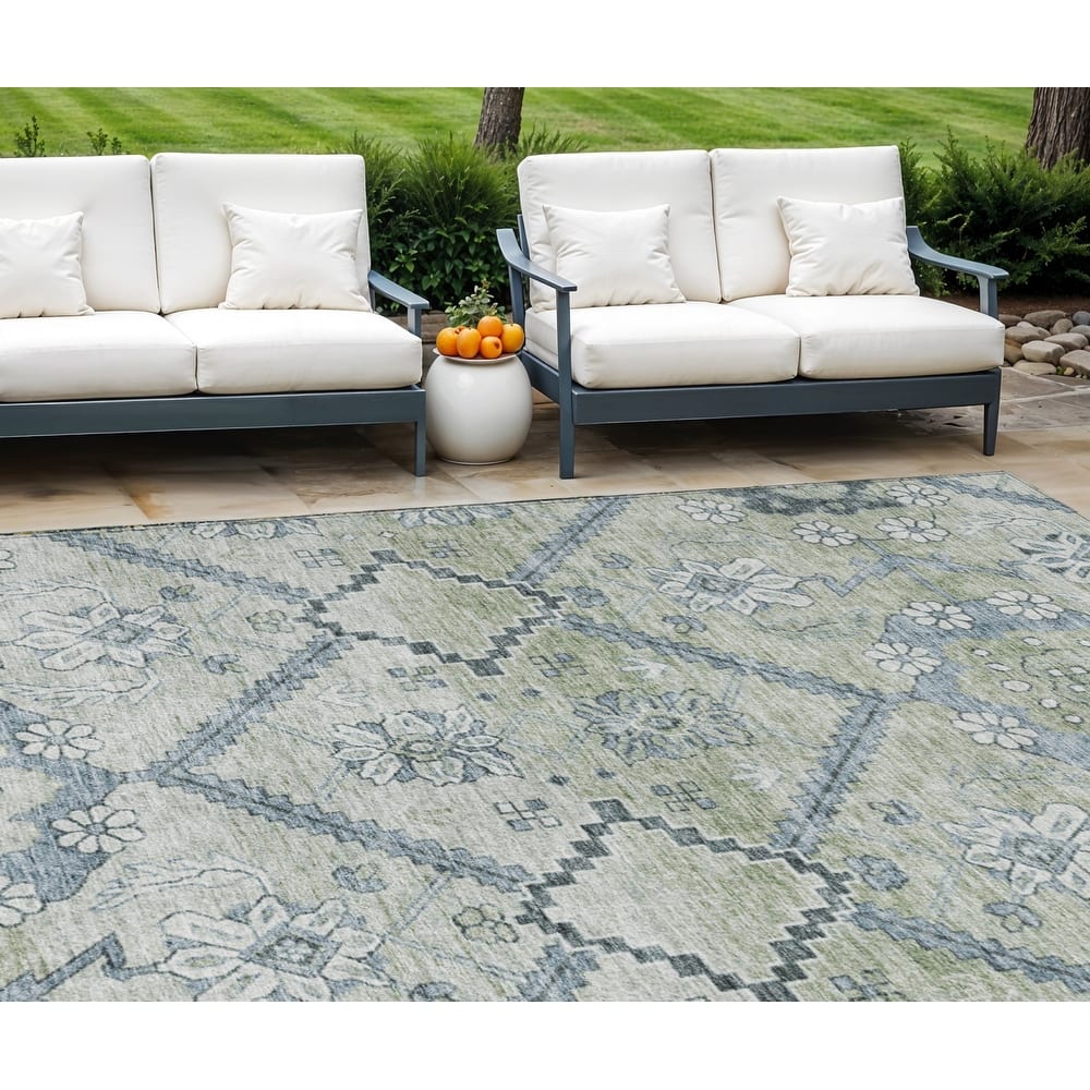 HomeRoots Floral Transitional Rectangle Outdoor Rug