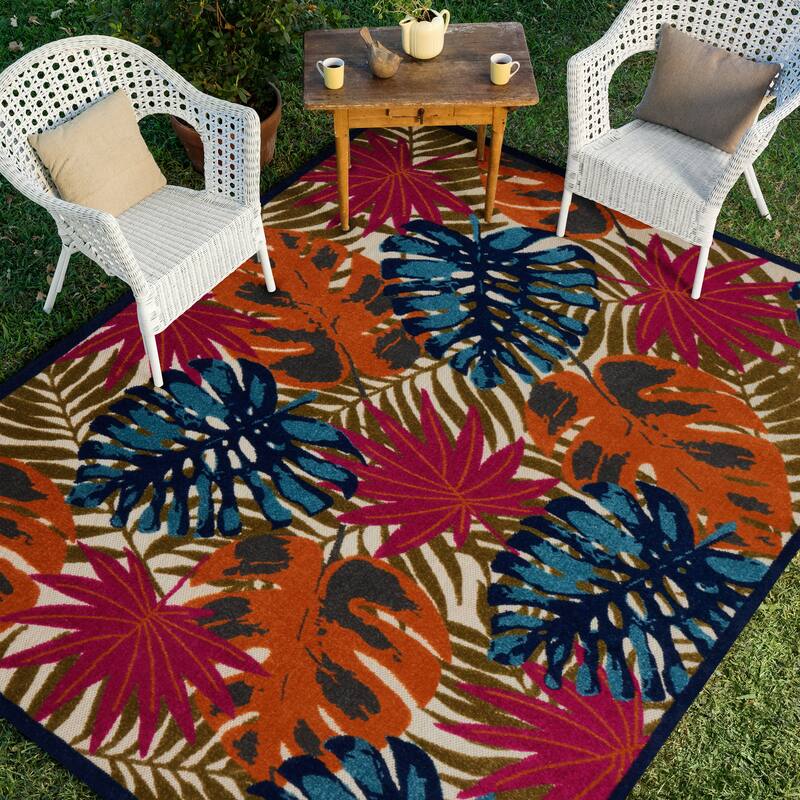 Alexander Home Indoor/ Outdoor Tropical Leaves Area Rug - 7' x 9'