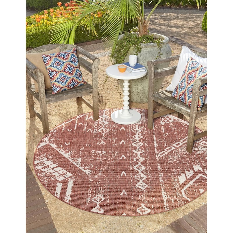 Outdoor Ogooplario Collection Area Rug - Rust Red - 7'10" Round