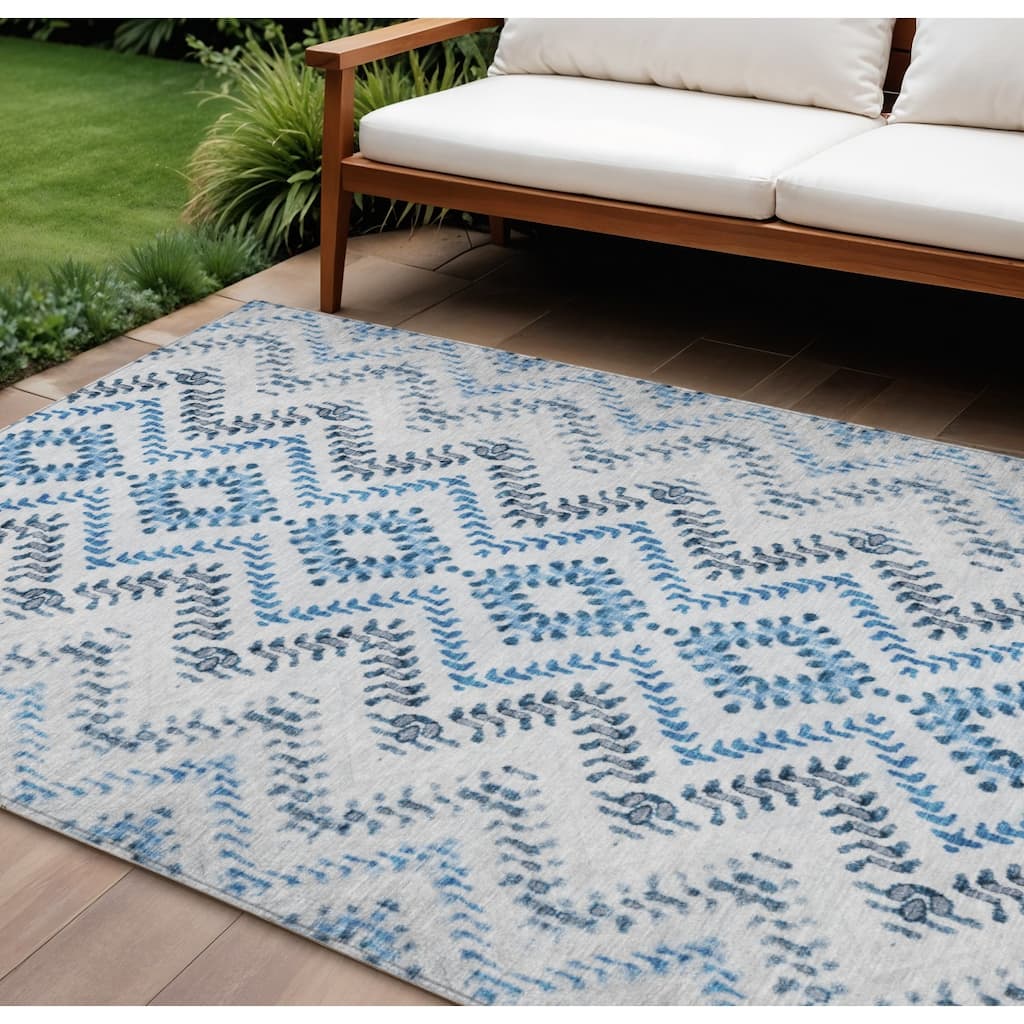 HomeRoots Geometric Transitional Rectangle Outdoor Rug