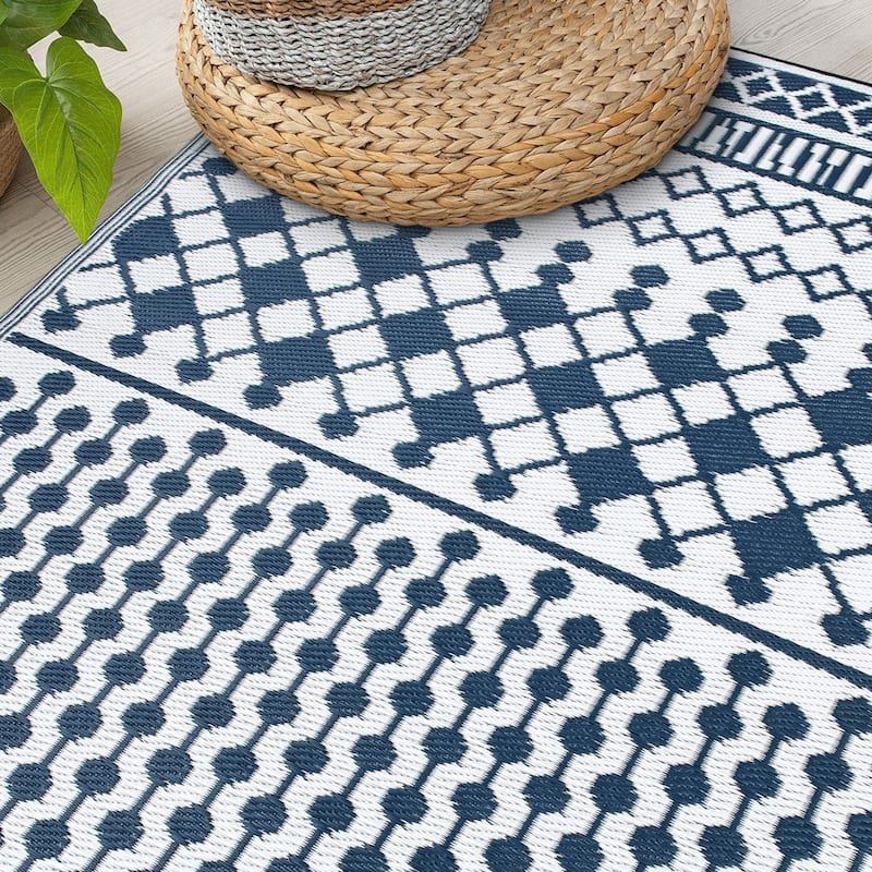 World Rug Gallery Contemporary Bohemian Geometric Reversible Recycled Plastic Outdoor Rugs