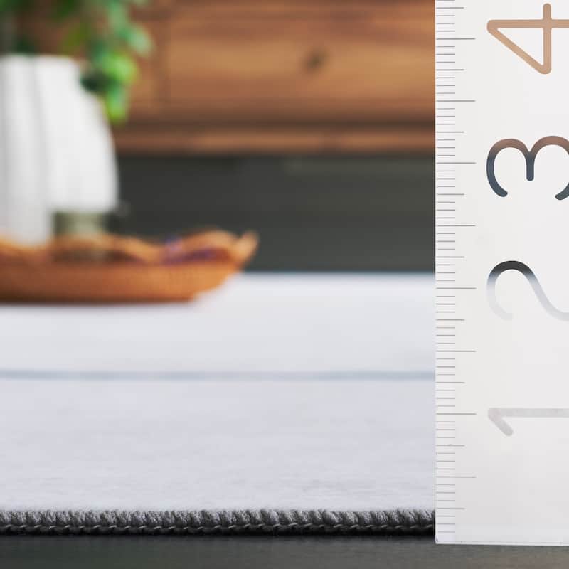 SAFAVIEH Santa Monica Karine Modern & Contemporary Rug