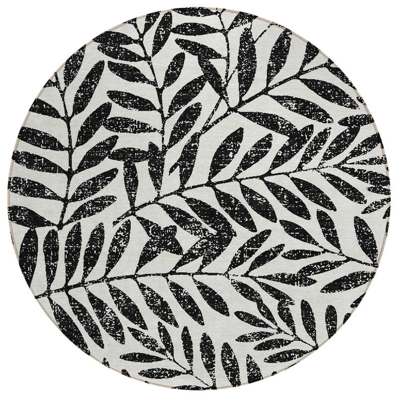 HomeRoots Floral Transitional Rectangle Outdoor Rug