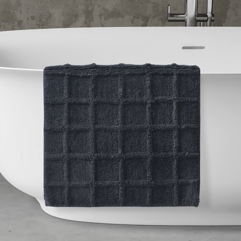 J. Queen New York Cameron Tufted Bath Rug
