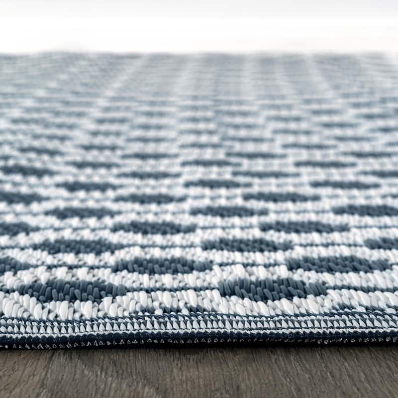 World Rug Gallery Contemporary Bohemian Geometric Reversible Recycled Plastic Outdoor Rugs