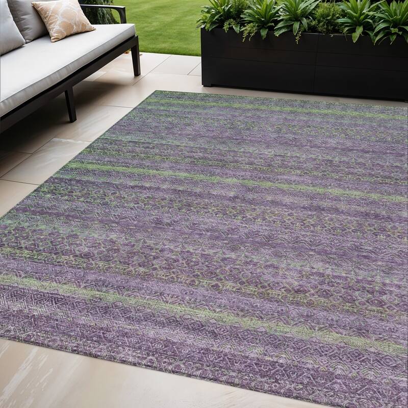 HomeRoots Striped Transitional Rectangle Outdoor Rug - 5' X 8'
