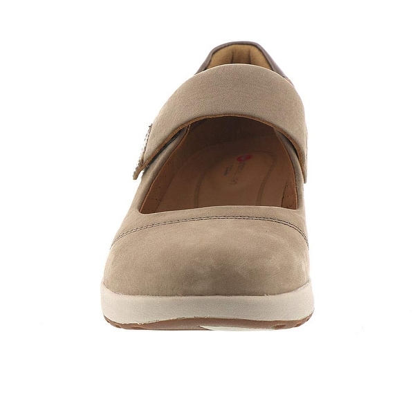 un adorn strap clarks