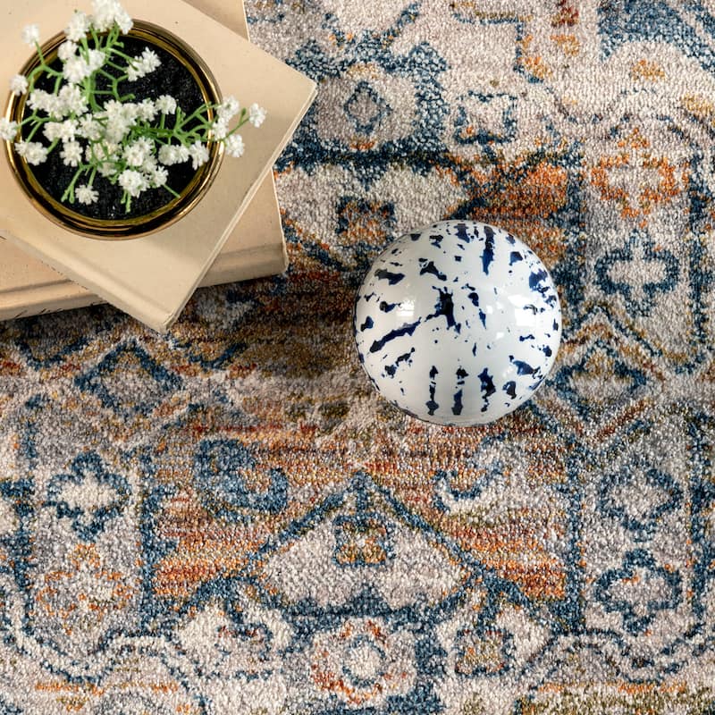 Nuloom Hannah Distressed Traditional Medallion Fringe Area Rug