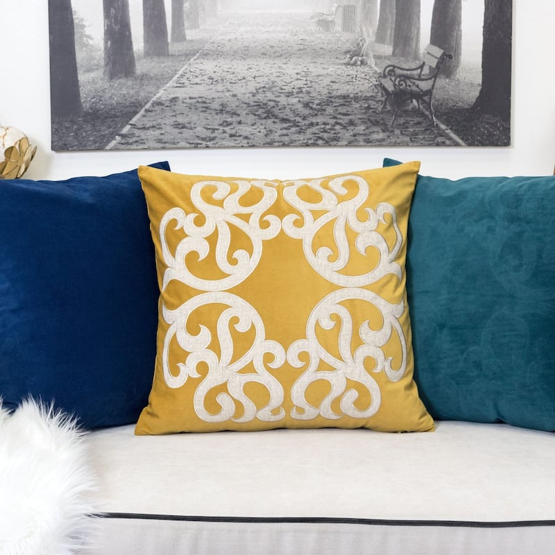 Vintage Vine Throw Pillow Set of 2, 20"x20" Polyester Velvet Cushion Covers with Hidden Zipper