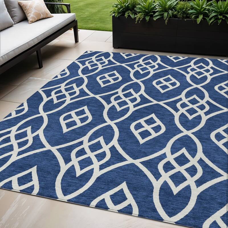 HomeRoots Trellis Transitional Rectangle Outdoor Rug - 5' X 8'