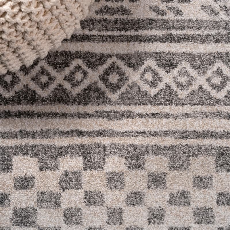 JONATHAN Y Idris Tribal Geometric Stripe Area Rug