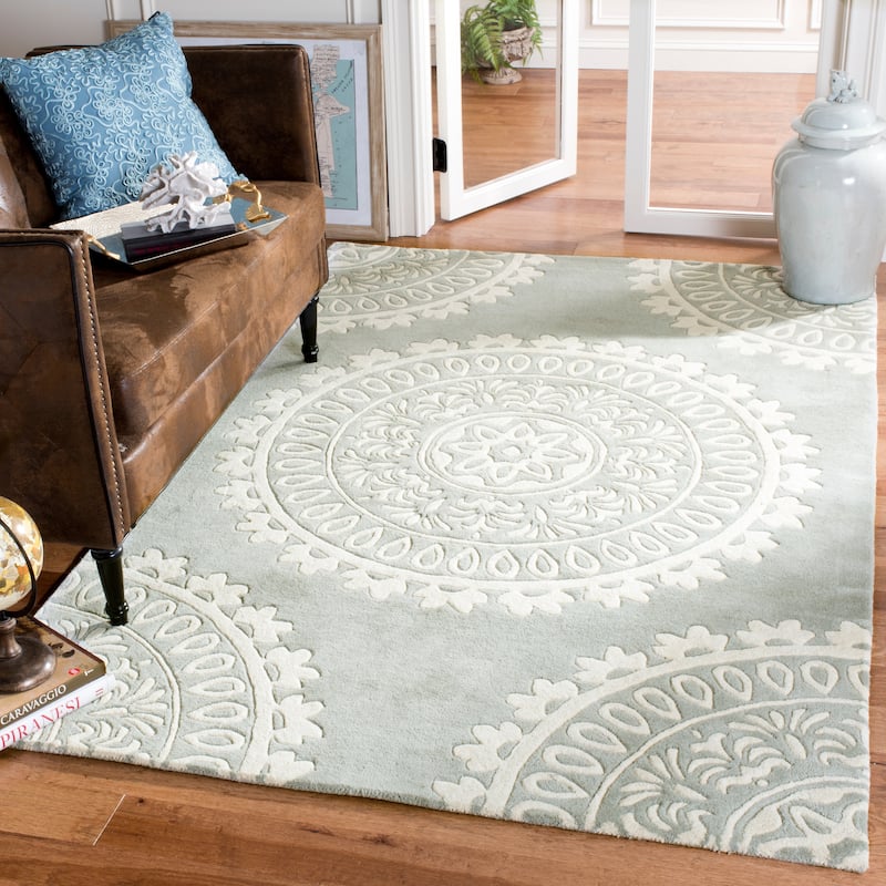 SAFAVIEH Handmade Bella Heerine Modern Floral Wool Rug - 4' x 6' - Grey/Ivory