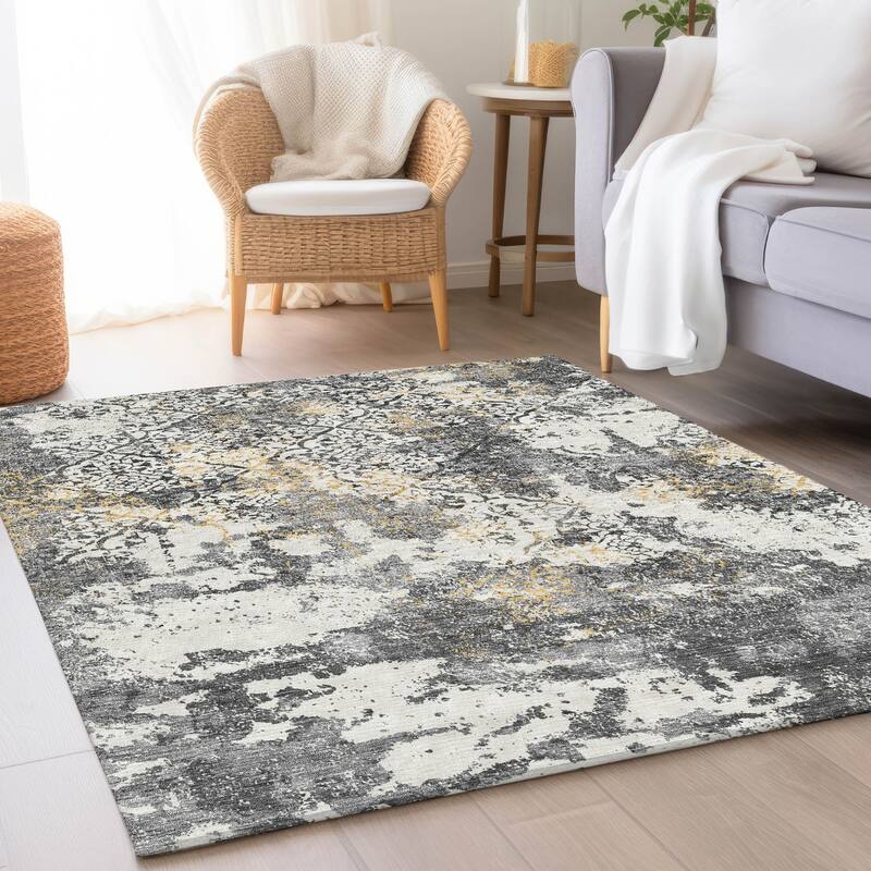 Machine Washable Indoor/ Outdoor Chantille Distressed Traditional Rug