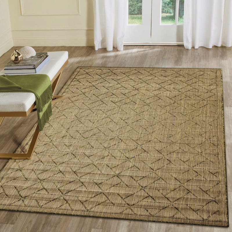 Liora Manne Carmel Pyramid Indoor/Outdoor Rug