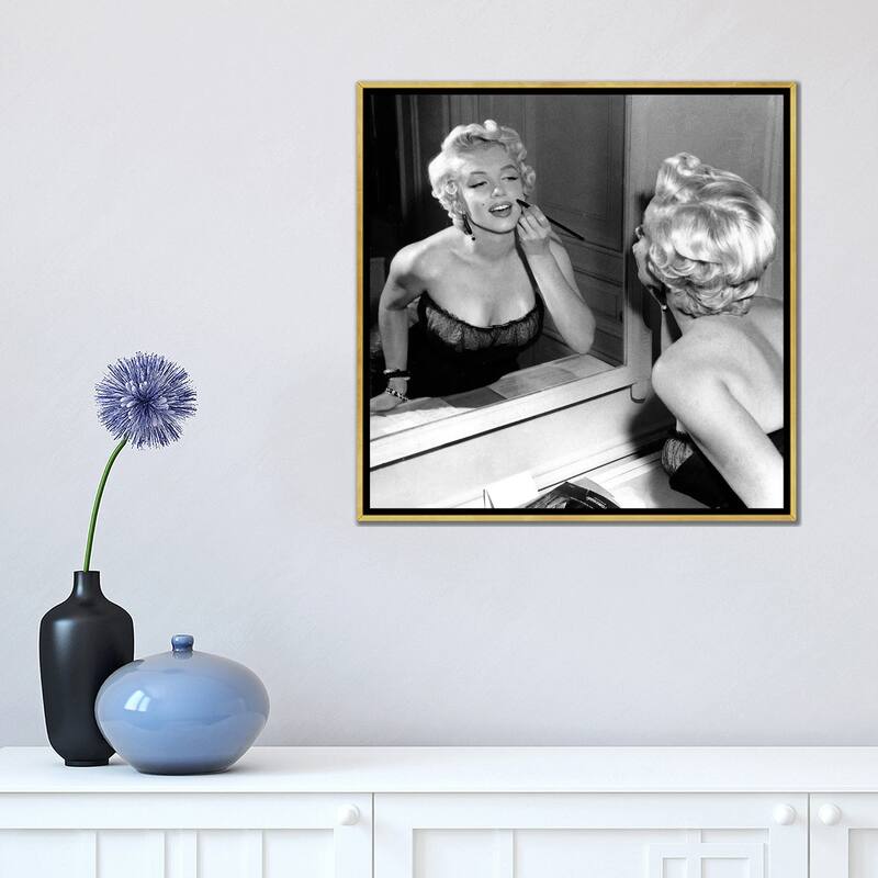 iCanvas "On The Set, Marilyn Monroe" by Rue Des Archives Framed Canvas Print
