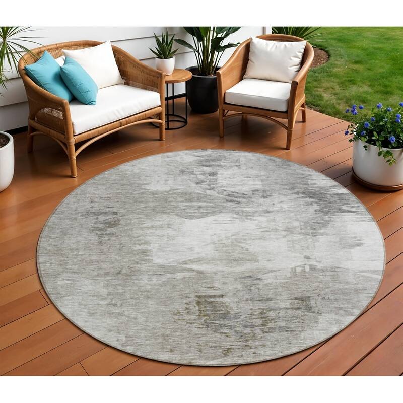 HomeRoots Abstract Transitional Rectangle Outdoor Rug - 8' Round