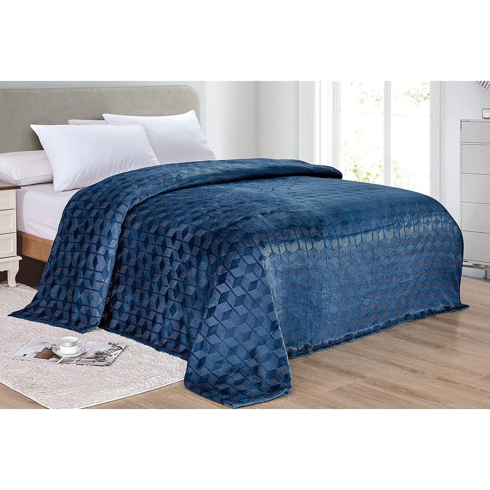 Ultra Plush by Décor&More King Size Chevron Arrow Jacquard Microplush Blanket (102" x 90") - Navy