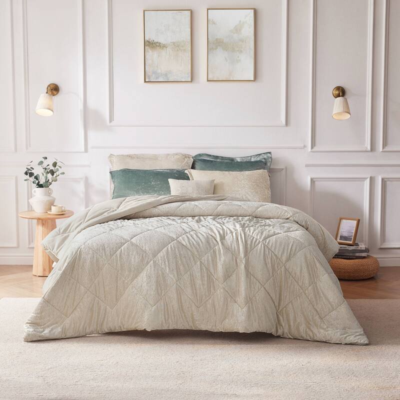 Intelligent Design Isabel Velvet Comforter Set - Champagne - Twin XL